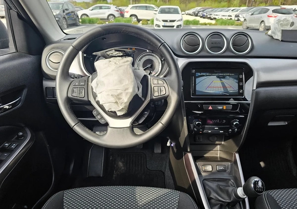 Suzuki Vitara cena 29900 przebieg: 4243, rok produkcji 2022 z Nasielsk małe 781